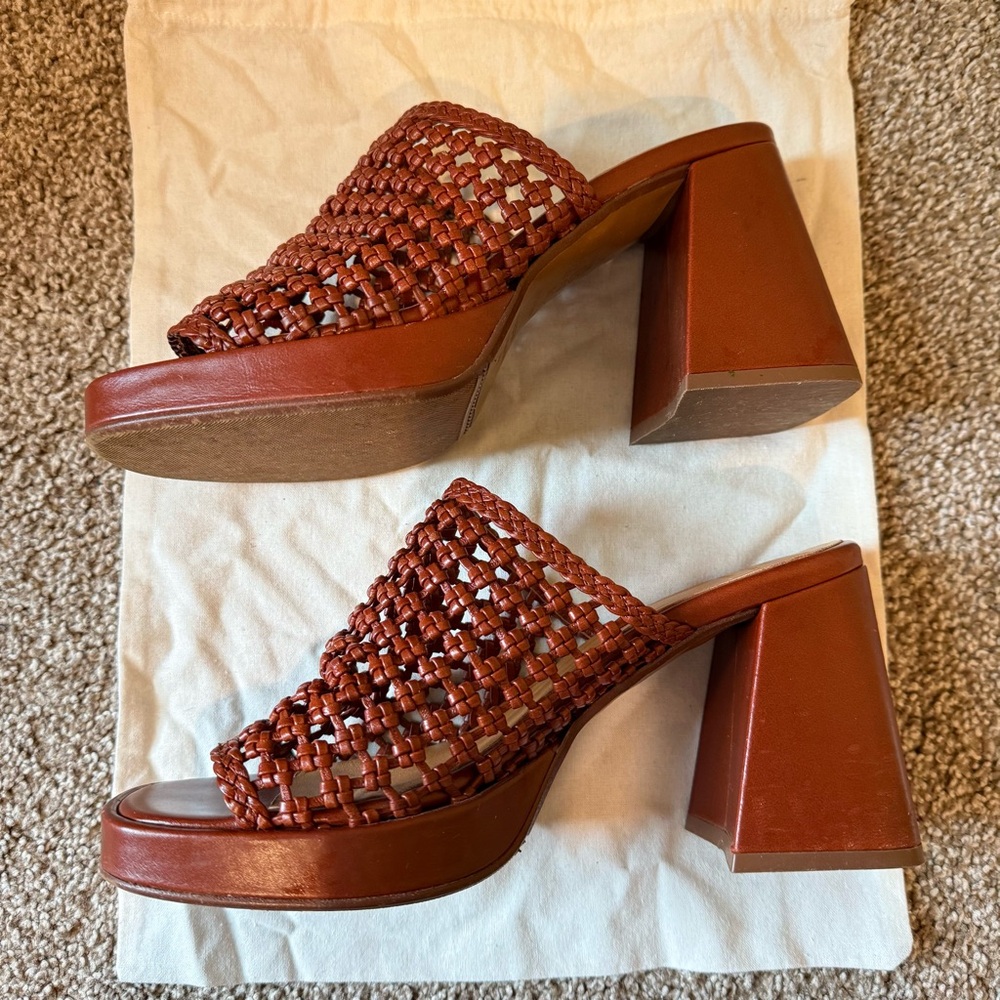 ‼️sold‼️Sezane heels